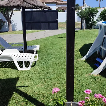 Chalet Con Piscina Privada Para Familias En Conil, Cerca De Playas Y Atracciones - Es-180-283 Villa